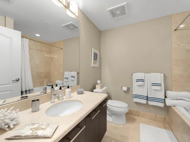 The Whitney Unit 531 photo 13