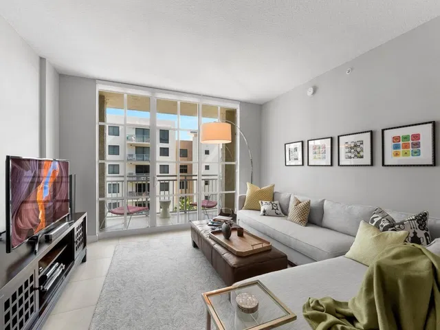 The Whitney Unit 531 photo 2