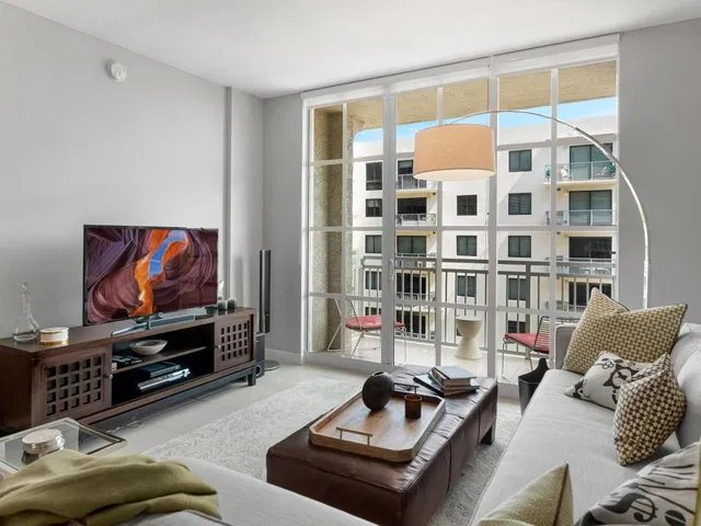The Whitney Unit 531 photo 3