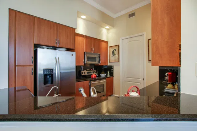 One City Plaza Unit 1602 photo 8