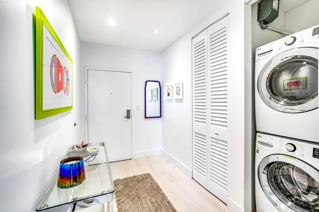 Villa Lofts Unit 903 photo 4