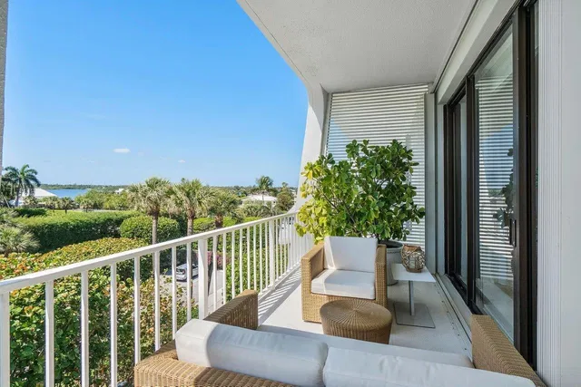 2275 S Ocean Boulevard #302a