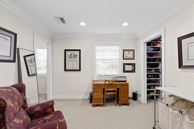 Residence photo 17