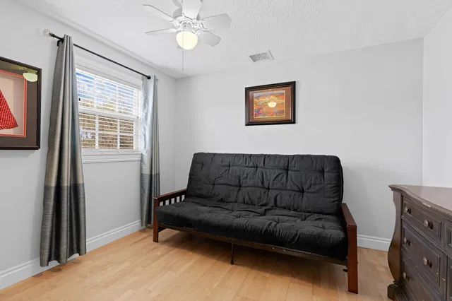 Residence photo 24
