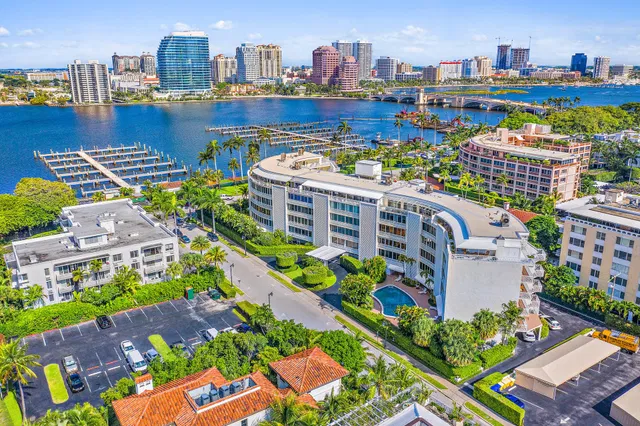 389 S Lake Drive #3f