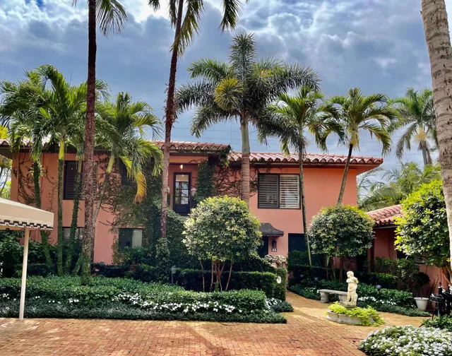 226 Chilean Avenue #6