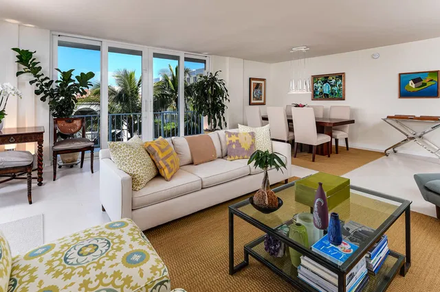 Winthrop House Condos Unit 502 photo 2