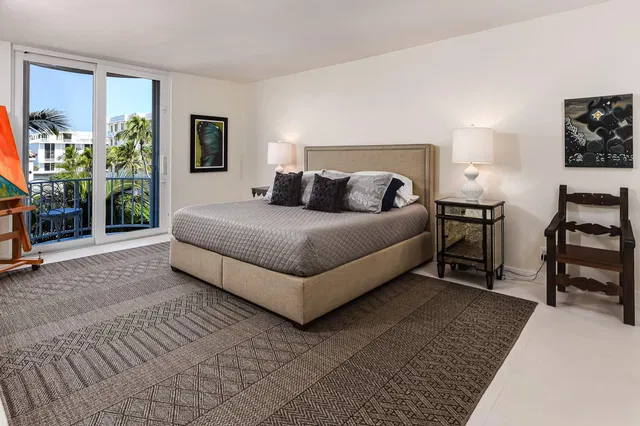 Winthrop House Condos Unit 502 photo 5