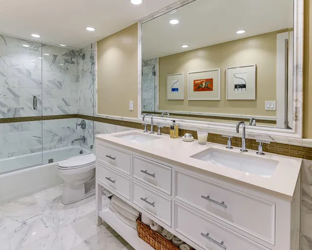 Winthrop House Condos Unit 502 photo 8