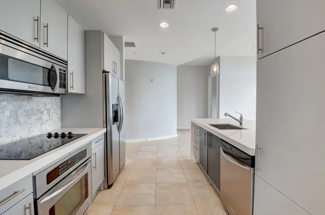 The Meridian Unit 201 photo 9