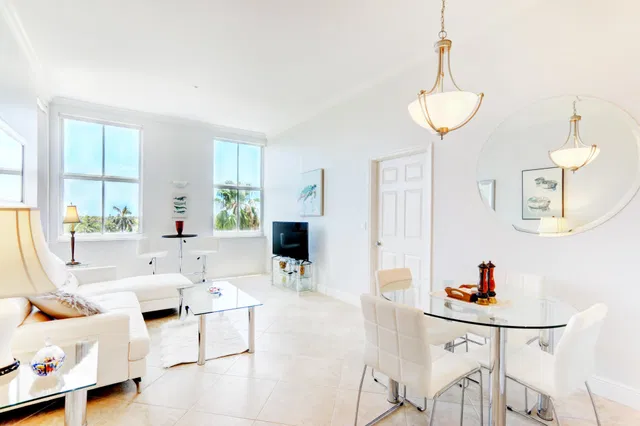 The Strand Unit 401 photo 6