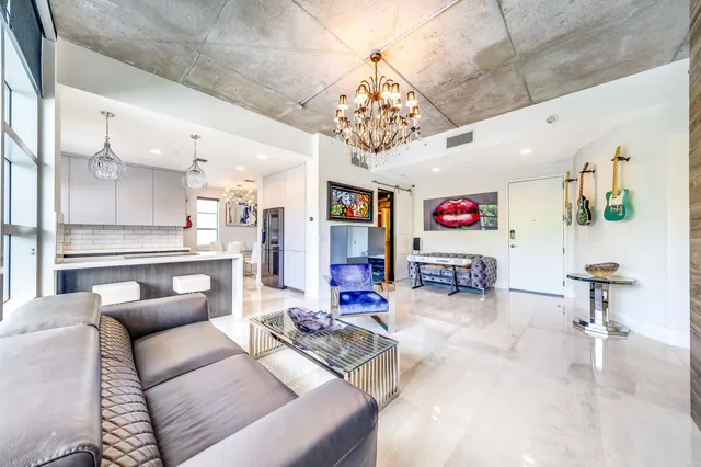 The Meridian Unit 210 photo 4