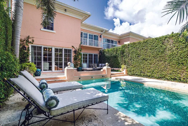 421 Brazilian Avenue