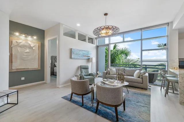 The Meridian Unit 406 photo 5