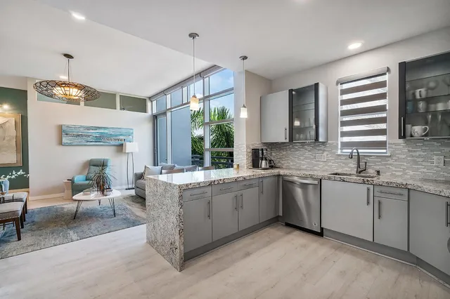 The Meridian Unit 406 photo 9
