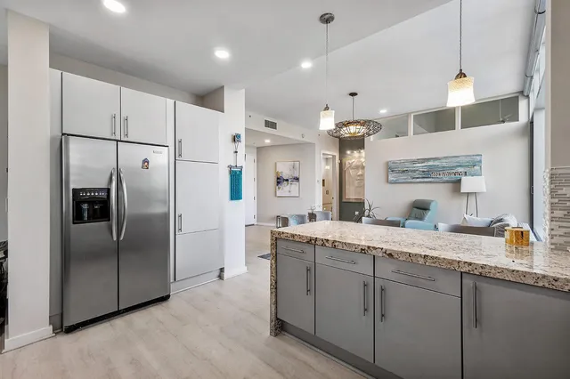The Meridian Unit 406 photo 10