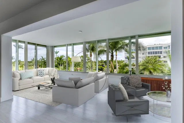 44 Cocoanut Row #305a