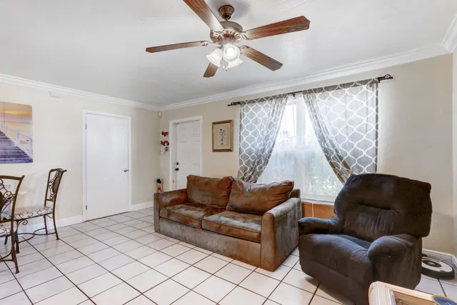  Residence photo 6