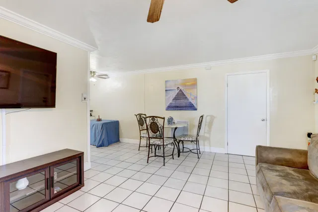  Residence photo 9
