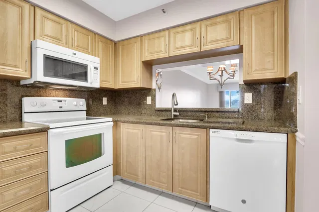  Unit 106 photo 6
