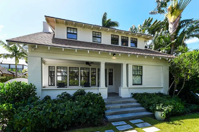 246 Seaspray Avenue