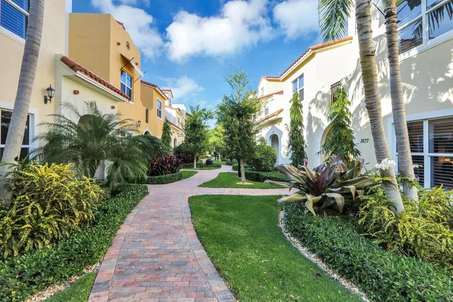 Villas on Antique Row Residence photo 2