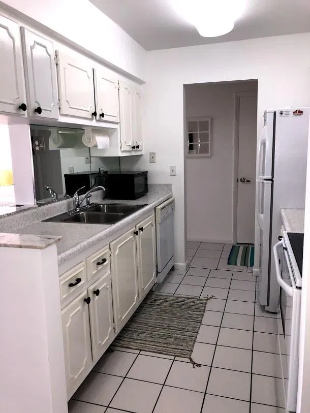  Unit 304b photo 5
