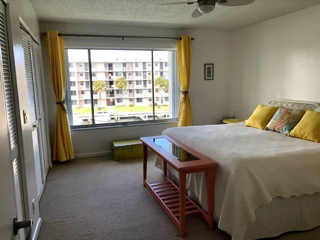  Unit 304b photo 7