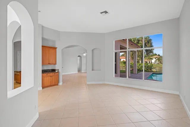 Residence photo 3
