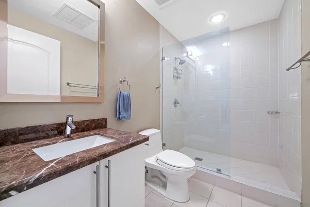 One City Plaza Unit 1026 photo 7