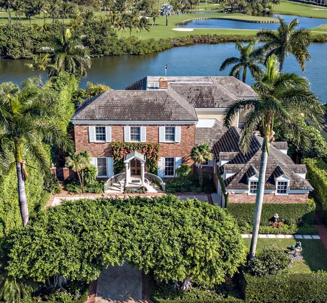 568 Island Drive