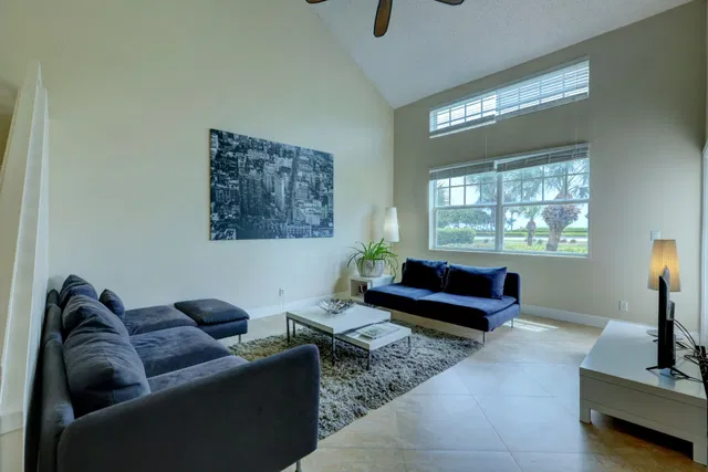 Residence photo 9