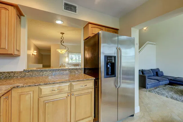 Residence photo 22