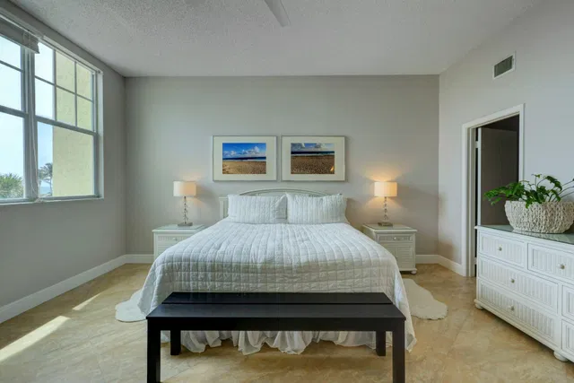 Residence photo 24