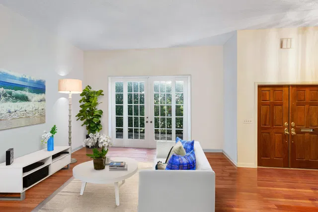 200 Everglade Avenue #A2