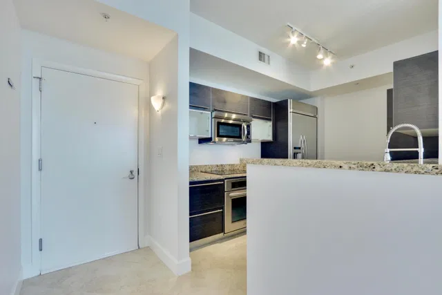CityPlace South Tower Unit 1820 photo 2