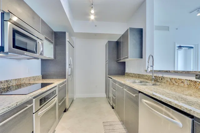 CityPlace South Tower Unit 1820 photo 3
