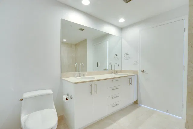 CityPlace South Tower Unit 1820 photo 25