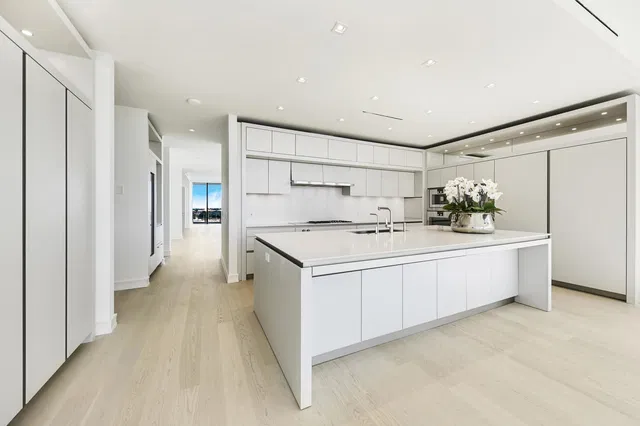 Bristol Palm Beach Unit 804 photo 6