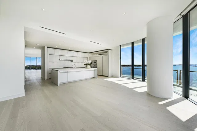 Bristol Palm Beach Unit 804 photo 7
