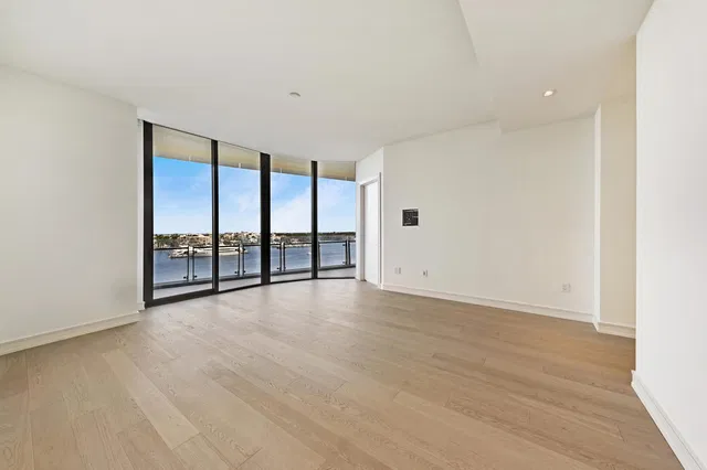 Bristol Palm Beach Unit 804 photo 9