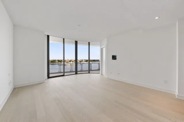 Bristol Palm Beach Unit 804 photo 28