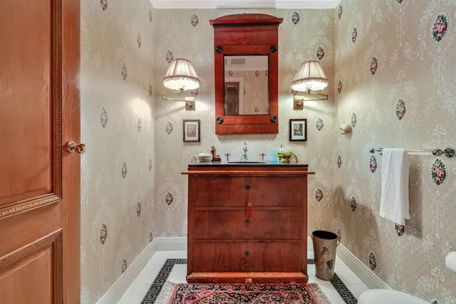 L'Ermitage Palm Beach Unit 301 photo 6