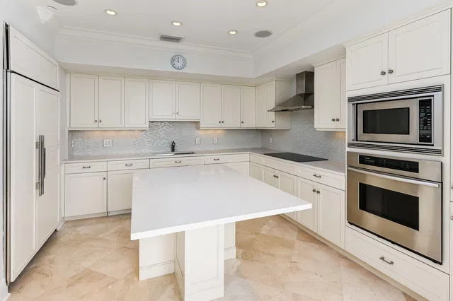 Palm Beach Biltmore Unit 713 photo 9