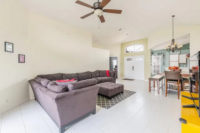  Residence photo 5