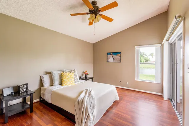  Residence photo 8