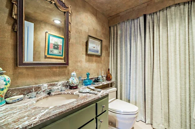 Winthrop House Condos Unit 509 photo 7