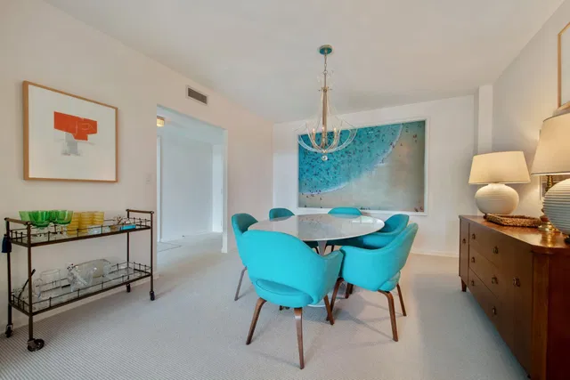 Winthrop House Condos Unit 406 photo 5
