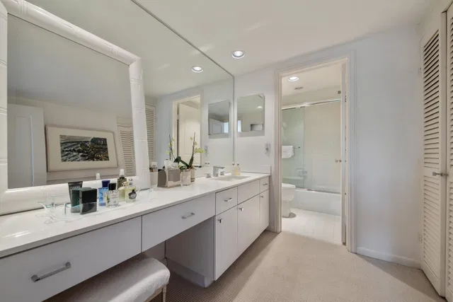 Winthrop House Condos Unit 406 photo 8