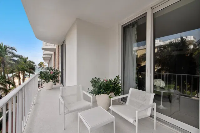 Winthrop House Condos Unit 406 photo 11